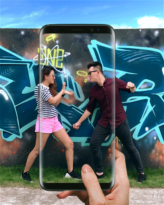 Với Galaxy S8, sáng tạo không đáng sợ như bạn nghĩ - 4
Vẫn lựa chọn phong cách gần gũi thường thấy, bộ ảnh động vô cực của Maxk Nguyễn đơn giản là ghi lại khoảnh khắc vui vẻ cùng người bạn thân.