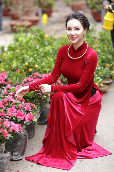 MC Minh Hà: Tết đến, mọi thứ đều phải xếp sau… - 2 Đã từ nhiều năm nay, tôi không đi chơi đêm giao thừa vì tôi vẫn nghĩ không biết năm sau còn được đón giao thừa cùng bố mẹ không...