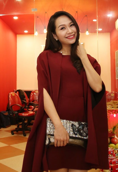 BTV Hoài Anh nhí nhảnh bên MC Công Tố - 7 MC Mỹ Lan.