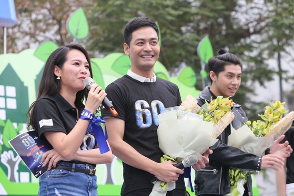 MC Phan Anh (giữa) là một trong những Đại sứ của chương trình.