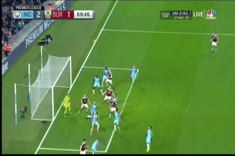 10 người Man City giành chiến thắng trước Burnley - 5 10 người Man City giành chiến thắng trước Burnley - 5