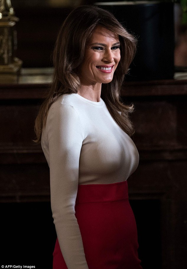 
Đệ nhất phu nhân 47 tuổi là người rất yêu thích các nhãn hiệu thời trang cao cấp
