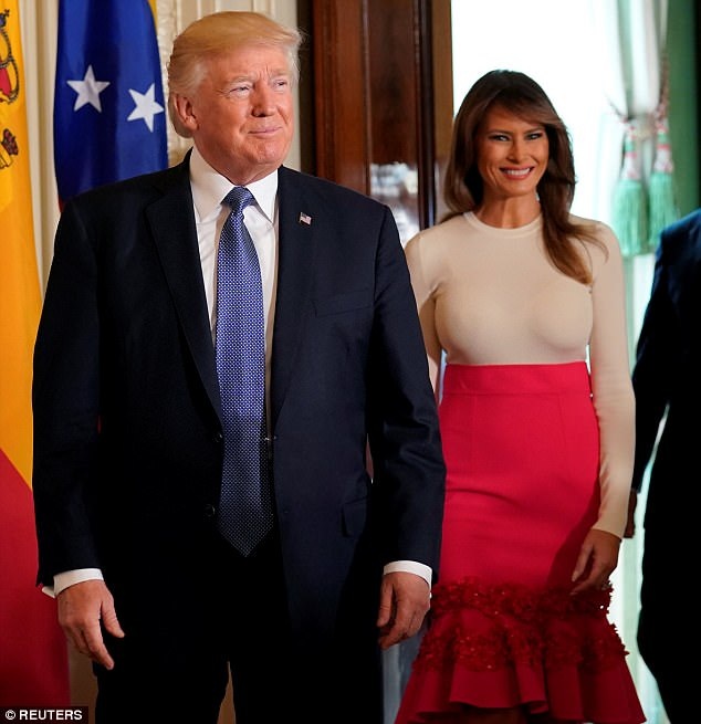 
Bà thích các nhãn hiệu như Dior, Hermès, Christian Louboutin, Manolo Blahnik, Louis Vuitton...
