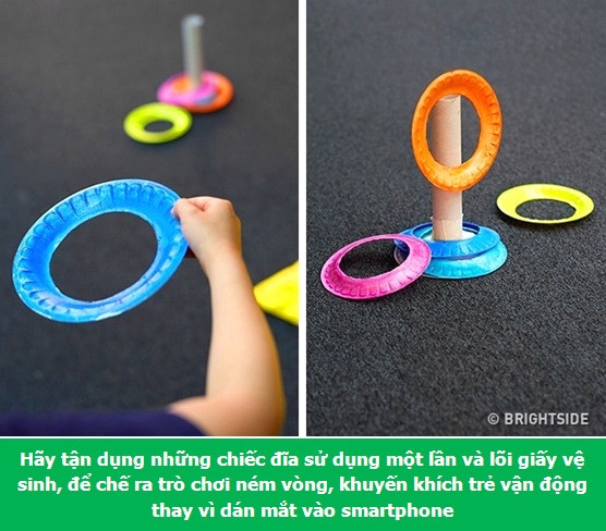 Bố mẹ muốn chăm con thật khéo thì cần "đút túi" những mẹo này - 4 Chế đồ chơi ném vòng cho trẻ từ đồ thừa