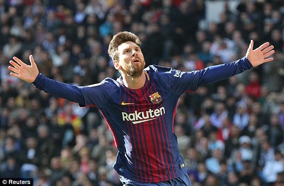 Real Madrid 0-3 Barcelona: Messi, Luis Suarez tỏa sáng - 3
Messi ăn mừng bàn thắng nâng tỷ số lên 2-0 vào lưới Real Madrid