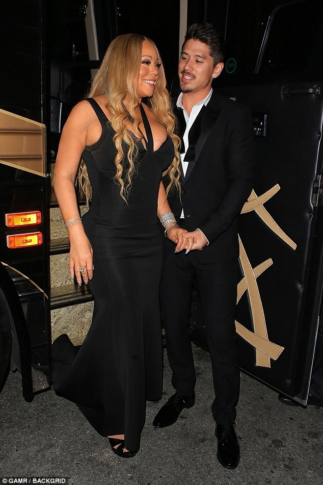 
Mariah Carey đi ăn tối tại Beverly Hills cùng bạn trai Bryan Tanaka, 34 tuổi ngày 31/7 vừa qua
