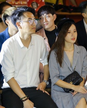 Và sau khi Phan Thành cập nhật ảnh bìa “người con gái của mình” thì bạn trai của Midu chính thức lộ diện.