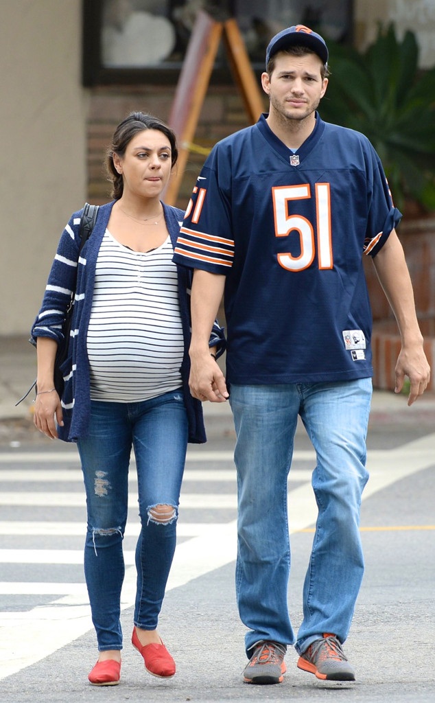 Ashton Kutcher - Mila Kunis: Từ mối quan hệ không ràng buộc đến gia đình kiểu mẫu tại Hollywood - 3
Ashton cho biết, anh và Mila lúc đầu chỉ hò hẹn cho vui nhưng sau đó họ dần nhận ra họ sinh ra là để cho nhau.
