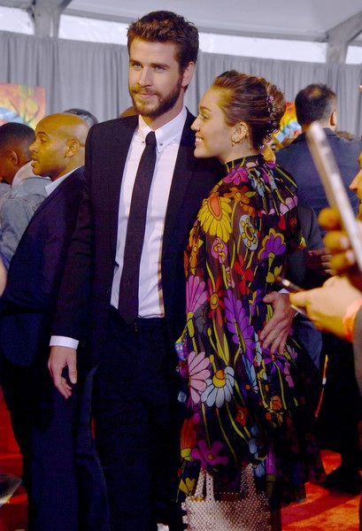 
Liam Hemsworth và Miley Cyrus cũng dự buổi công chiếu phim Thor: Ragnarok, đây là sự kiện hiếm hoi mà cặp tình nhân trẻ tham dự cùng nhau
