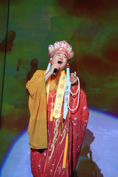 Sao mai Thuỳ Dung ngọt ngào trong đêm nhạc “Vu lan báo hiếu” - 8 Minh Quân.