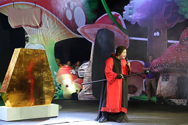 Dù mỏi mệt, Minh Vượng vẫn tập luyện hết mình vì các em nhỏ.