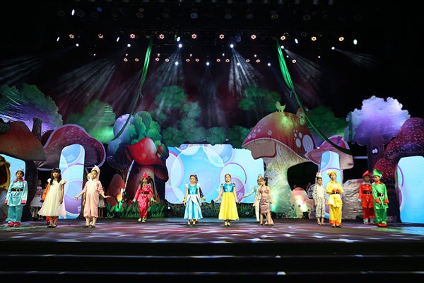 Dù sức khỏe yếu, Minh Vượng vẫn diễn hết mình cùng các em nhỏ - 6