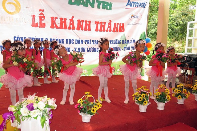 Hình ảnh ngày khai giảng đáng yêu tại trường mầm non mang tên Dân trí - 2 Hình ảnh ngày khai giảng đáng yêu tại trường mầm non mang tên Dân trí - 2