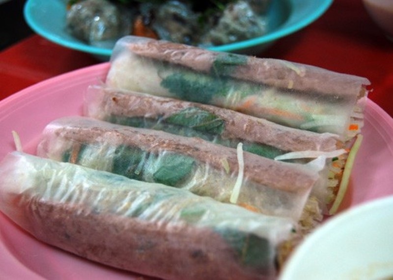 Ngon miệng, lạ mắt với các món cuốn từ Nam ra Bắc 2 Món ăn với các nguyên liệu rất đơn giản, dễ tìm.