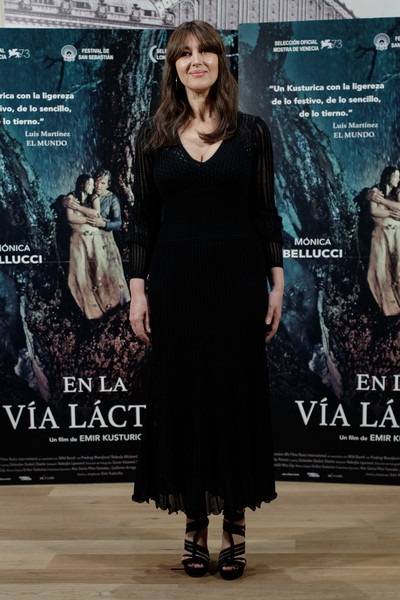 "Bond girl" Monica Bellucci cuốn hút ở tuổi 53 - 3
Monica Bellucci thường được coi là biểu tượng gợi cảm hàng đầu nước Ý từ hàng chục năm nay