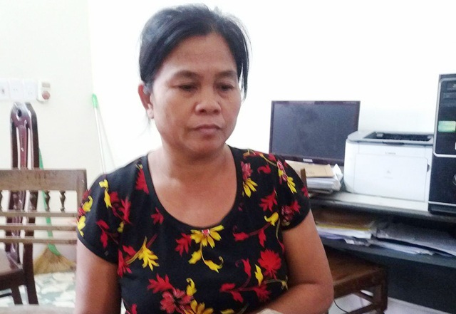 Đối tượng Moong Thị Hà tại cơ quan điều tra Công an huyện Kỳ Sơn