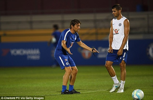 “Bom tấn” Morata tức tốc đến Singapore, tập luyện cùng Chelsea - 5