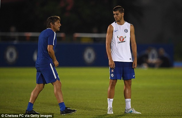 “Bom tấn” Morata tức tốc đến Singapore, tập luyện cùng Chelsea - 2