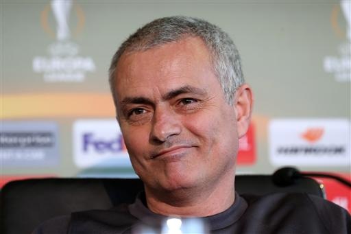 Man Utd - Saint Etienne: Sân chơi nhỏ, giấc mơ lớn - 1
Mourinho đang tin tưởng vào sức mạnh của MU