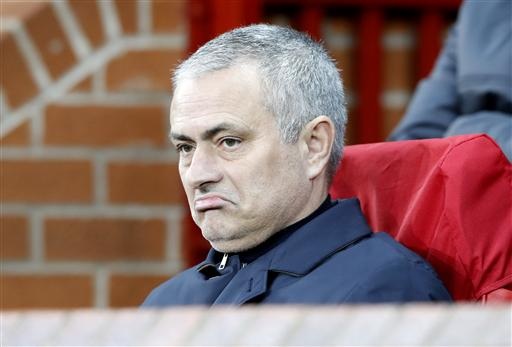 
Vẻ mặt khó coi của Mourinho trên băng ghế chỉ đạo MU trong trận đấu gặp St Etienne đêm qua
