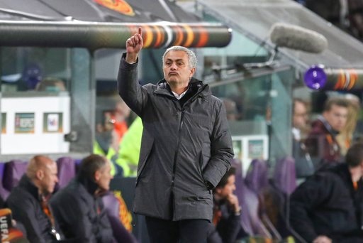 
Mourinho đang gặp khó khăn về lực lượng do nhiều cầu thủ chấn thương
