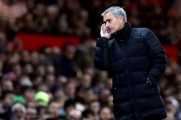 HLV Mourinho cho rằng MU vĩ đại hơn Liverpool