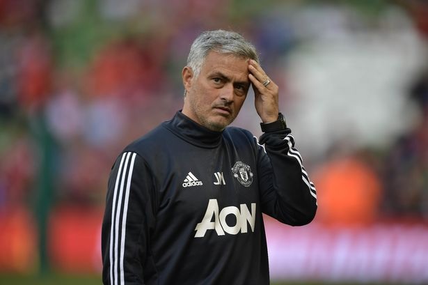 HLV Mourinho lập kỷ lục chi tiêu 1 tỷ bảng - 1 HLV Mourinho đã vung hơn 1 tỷ bảng để tăng cường lực lượng trong sự nghiệp
