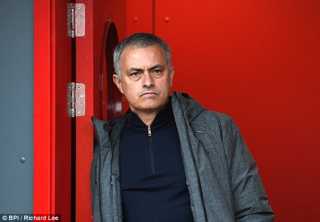 MU đối mặt với lịch thi đấu ác mộng cuối mùa giải - 1 HLV Mourinho đau đầu vì lịch thi đấu của MU trong giai đoạn cuối mùa