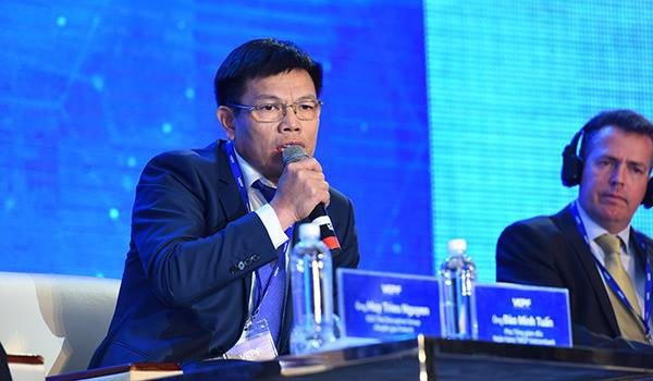 Jack Ma: "Để tiền mặt trong ví dễ bị móc túi, lừa đảo, tạo điều kiện cho tham nhũng..." - 10
Ông Đào Minh Tuấn - Phó tổng giám đốc Vietcombank