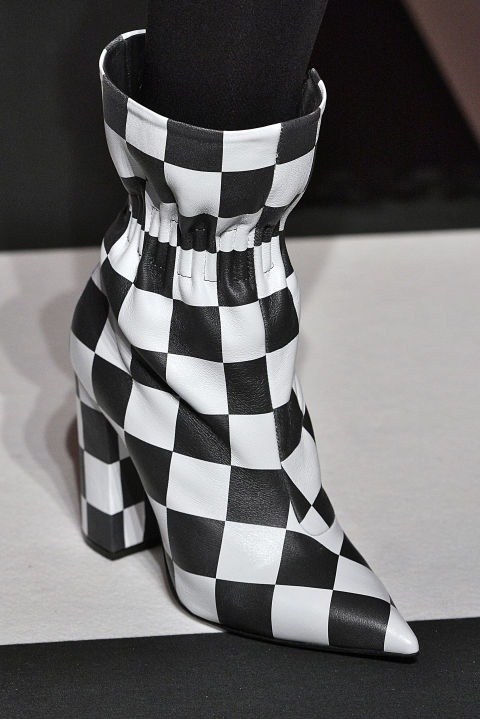 
Bốt kẻ ca rô ấn tượng của MSGM
