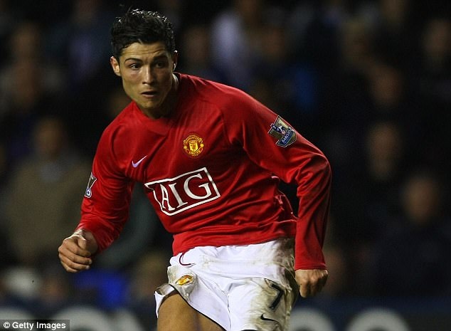 MU dùng De Gea gạ Real Madrid nhả C.Ronaldo và Morata - 1
CR7 thời còn khoác áo MU