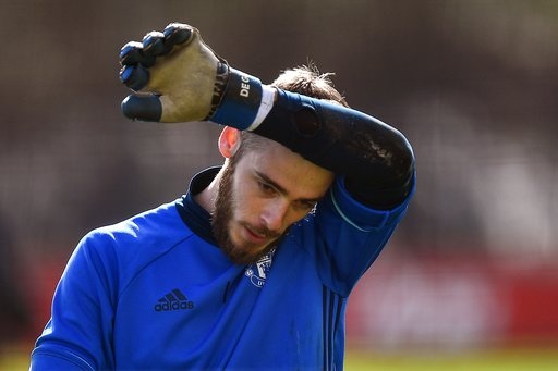 Fellaini: “MU muốn vô địch Europa League” - 6
De Gea trên sân tập, thủ thành người Tây Ban Nha chỉ là thủ môn số 2 của MU ở Europa League và League Cup