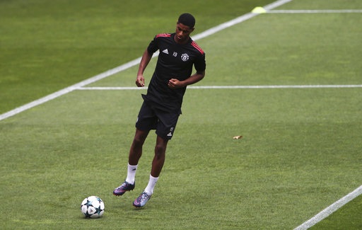 Cầu thủ MU thực hiện bài tập lạ mắt trên sân Benfica - 5
Tiền đạo trẻ Marcus Rashford, cuối tuần qua cầu thủ người Anh ngồi dự bị cho Martial và nhiều khả năng trận đấu này anh sẽ trở lại đội hình xuất phát