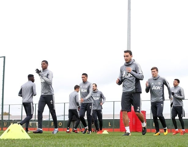 Bailly, Jones trở lại tập luyện cùng MU chuẩn bị đón Tottenham - 9
MU có khá đông đủ quân số cho buổi tập chuẩn bị cho trận đại chiến với Tottenham