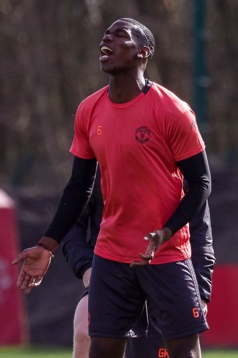 Fellaini: “MU muốn vô địch Europa League” - 10
Pobga trên sân tập, phong độ của tiền vệ người Pháp vẫn chưa thực sự ổn định