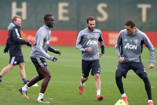 Man Utd - Tottenham: Giành giật ngôi nhì bảng - 2
Các cầu thủ MU tập luyện chuẩn bị đón Tottenham