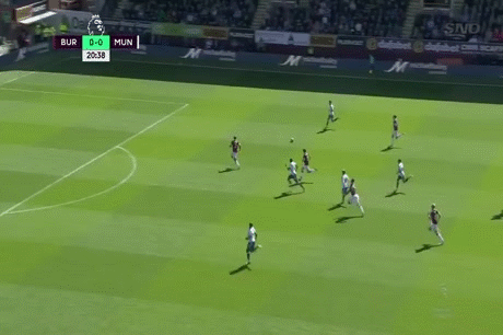 “Chiếu chậm” chiến thắng ngọt ngào của MU trên sân Burnley - 2 “Chiếu chậm” chiến thắng ngọt ngào của MU trên sân Burnley - 2