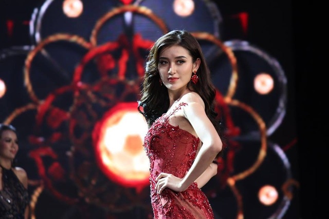 Huyền My khóc nức nở sau khi kết thúc cuộc thi Hoa hậu Hòa bình - 1
Sau đêm chung kết Hoa hậu Hòa bình kết thúc, Huyền My dừng chân ở top 10, nhiều nhận định cho rằng tuy chỉ lọt top 10 nhưng cũng được xem là kỳ tích của Huyền My tại cuộc thi năm nay bên cạnh các đối thủ mạnh.