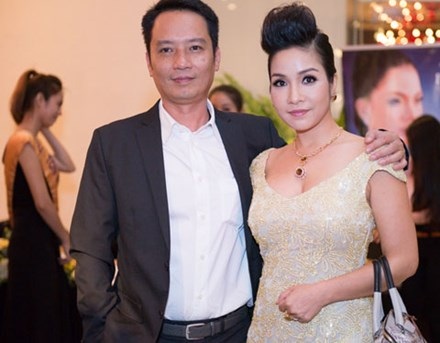 Bị lợi dụng quảng cáo thuốc, vợ chồng diva Mỹ Linh nhờ pháp luật can thiệp - 2 Vợ chồng diva Mỹ Linh sẽ nhờ pháp luật can thiệp để xử lý đến cùng vụ bị lợi dụng tên tuổi để quảng cáo thuốc trị ngáy ngủ. Ảnh: TL.