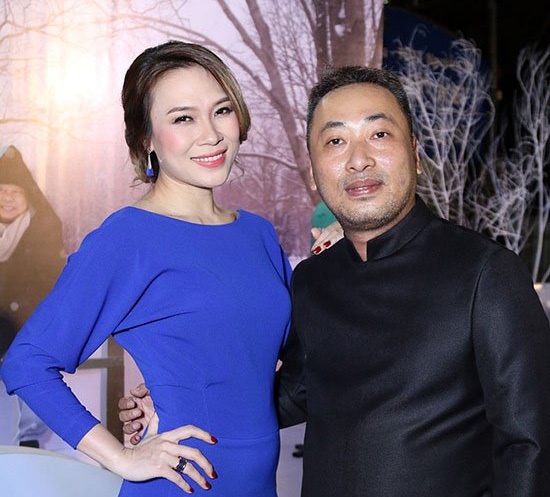 Minh Béo khóc xin lỗi, Mỹ Tâm và loạt sao dính tin đồn tình cảm - 1 Theo như một status đầy ẩn ý của đạo diễn Nguyễn Quang Dũng – người bạn thân thiết của nữ ca sĩ chia sẻ: “Sự kiện chấn động ý nghĩa nhất trong thế giới showbiz đối với tôi và 1 số anh em bạn bè nữa. Cuối cùng ngày này cũng tới. Ngày 23 & 24 tháng 5 đừng ai book show hay kêu tui họp hành gì ngày đó nha. Ngày 25/5 để nghỉ ngơi vì chắc ngày trước banh xác”.
