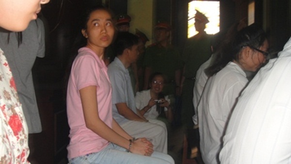 Dàn chân dài nóng bỏng và vết trượt dài dẫn tới vòng lao lí - 8 Người đẹp từng một thời làm bao gã đàn ông giàu có vung tiền mua vui trông “xuống sắc” hơn hẳn.