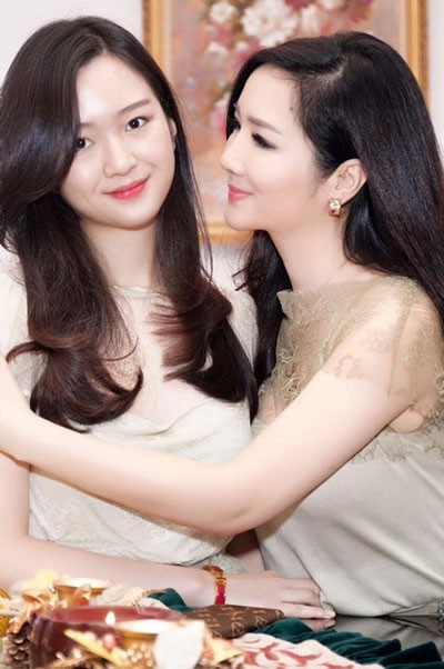 Hoa hậu Giáng My: “Lời nhận xét trở thành thù hằn cá nhân…”? - 4 Hoa hậu Giáng My và con gái cũng xinh đẹp giống mẹ, Anh Sa.