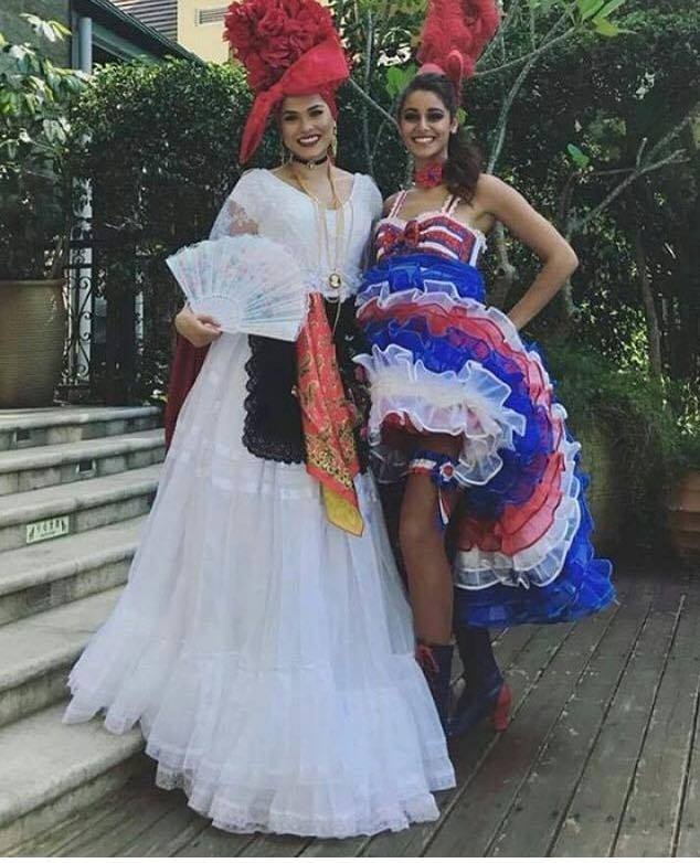 Những hình ảnh đầu tiên của Mỹ Linh tại cuộc thi Hoa hậu Thế giới 2017 - 22
Hoa hậu Mexico (trái) và Hoa hậu Pháp