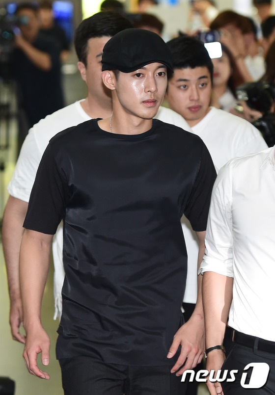 Bạn gái cũ của Kim Hyun Joong bị phát hiện nói dối chuyện “bầu bí” - 3
Tháng 12 năm ngoái, Kim Hyun Joong được xác nhận là cha ruột của bé trai được cho là do cô Choi sinh ra vào tháng 9/2015.