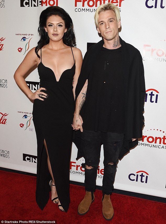 Aaron Carter cắt quan hệ với anh chị em - 4
Aaron Carter mới đây đã chia tay bạn gái lâu năm và anh cho biết, mối quan tâm hàng đầu của mình hiện tại là âm nhạc