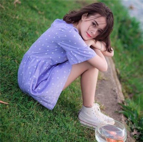 Gặp nữ sinh 17 tuổi xinh đẹp mang dòng máu lai trên mảnh đất Đà Lạt - 1 Tôn Nữ Khánh Uyên (sinh năm 2000) hiện đang là học sinh lớp 12, trường THPT Tây Sơn, Đà Lạt.