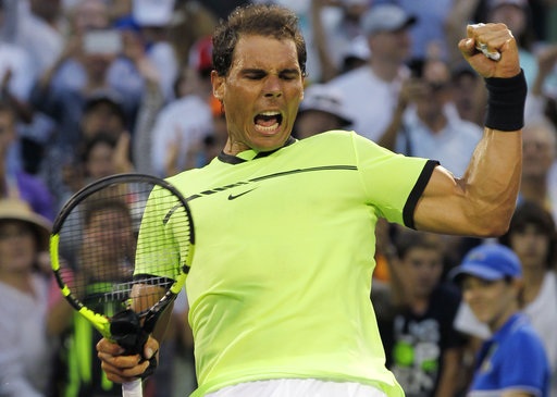 
Nadal ăn mừng sau khi thắng Kohlschreiber
