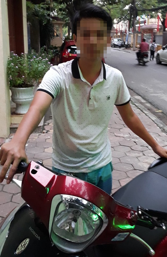 Nam thanh niên dũng cảm truy đuổi đối tượng trộm xe SH dùng dao chống trả - 1
Nam thanh niên dũng cảm (ảnh CTV)