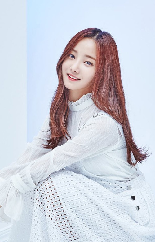 
Nancy có phong cách thời trang đa dạng, lúc quyến rũ
