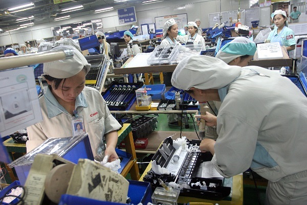 Tốc độ tăng năng suất lao động Việt Nam đã thấp hơn Lào - 1 Năng suất lao động Việt Nam có tăng nhưng tốc độ chậm so với các nước trong khu vực và đang bị một số nước đi sau vượt qua (ảnh minh hoạ)